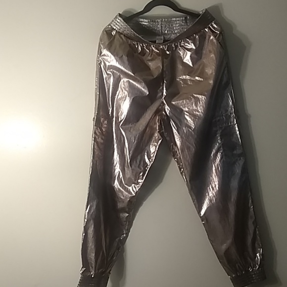 Victoria Secret Sport Cargo Shine Metallic Jogger - Picture 4 of 7